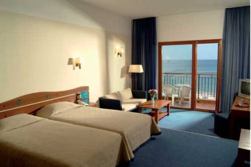 Hotel Riu Helios Bay camera standard.jpg