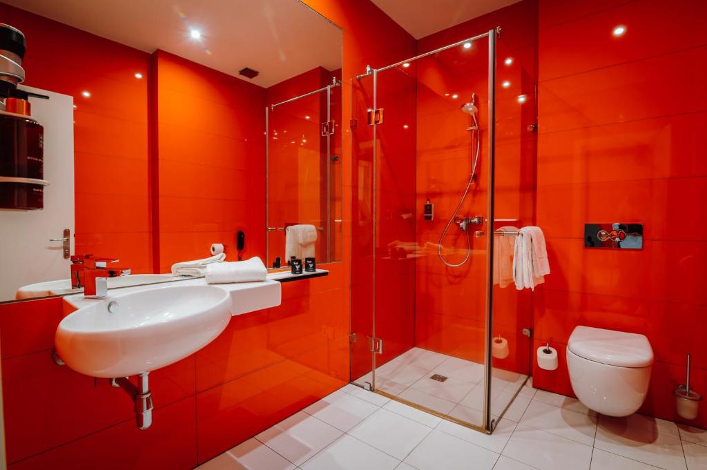 Orange delight bathroom