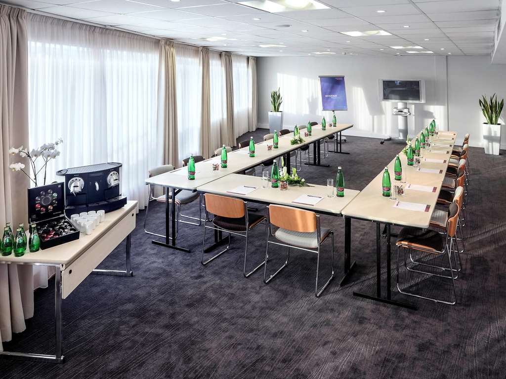 Meeting room - 23