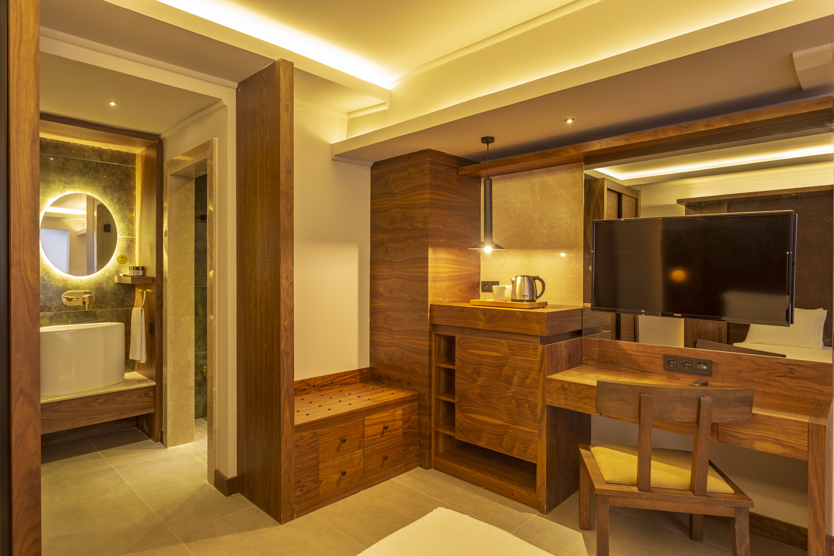 NIRVANA DELUXE ROOM SEA VIEW WITH JACUZZI