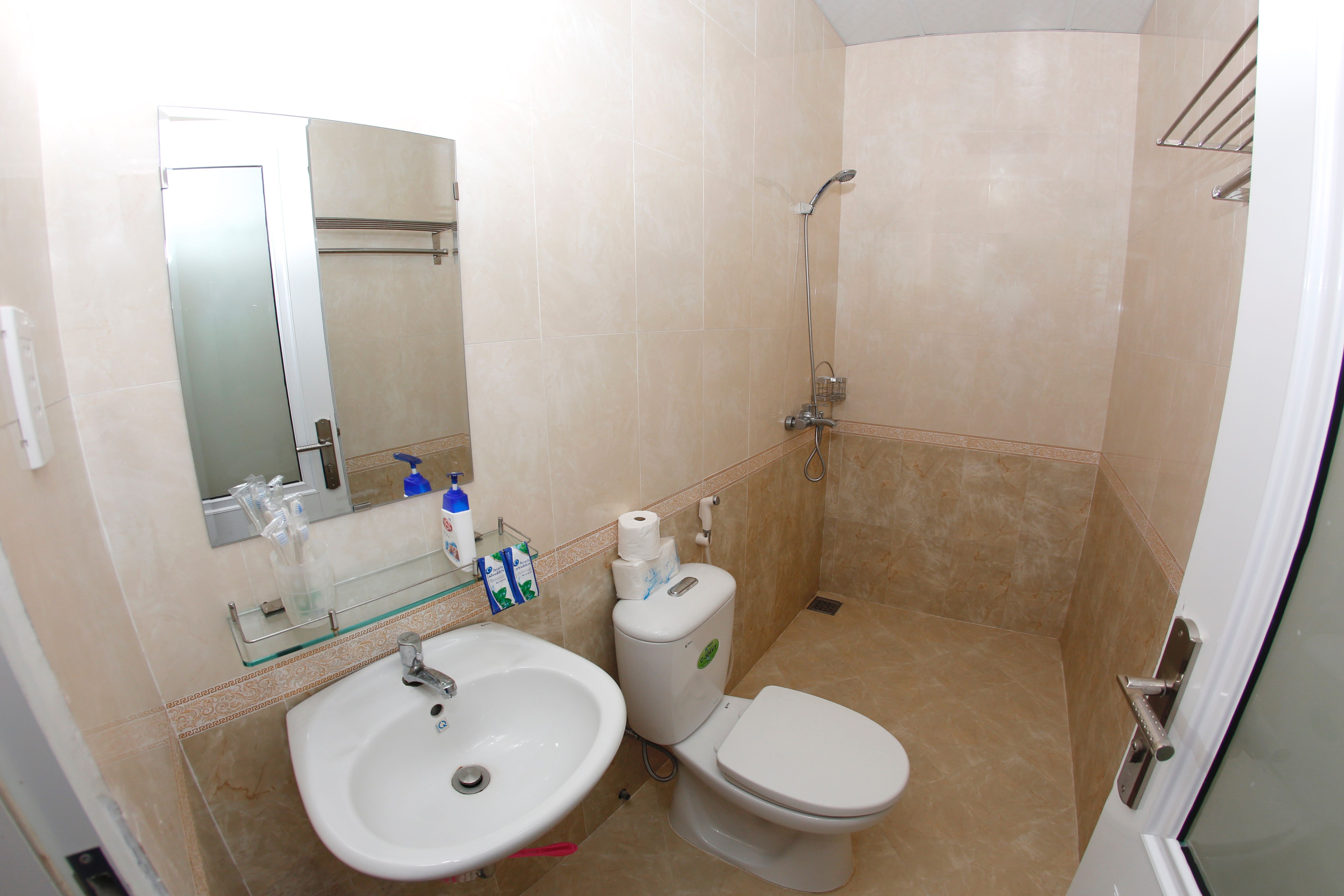 ONE BEDROOM APARTMENT