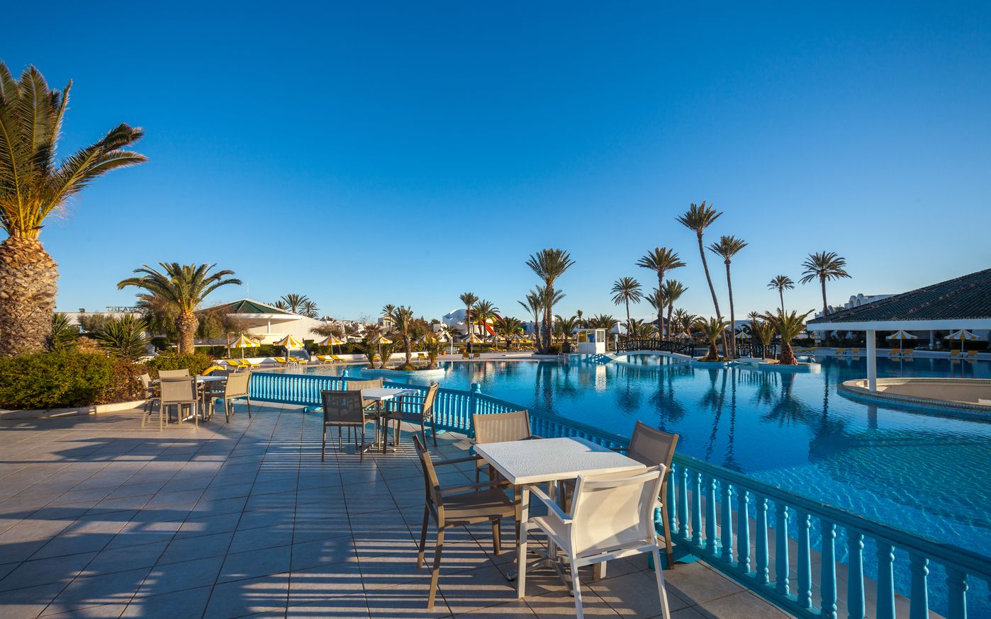 Pool bar