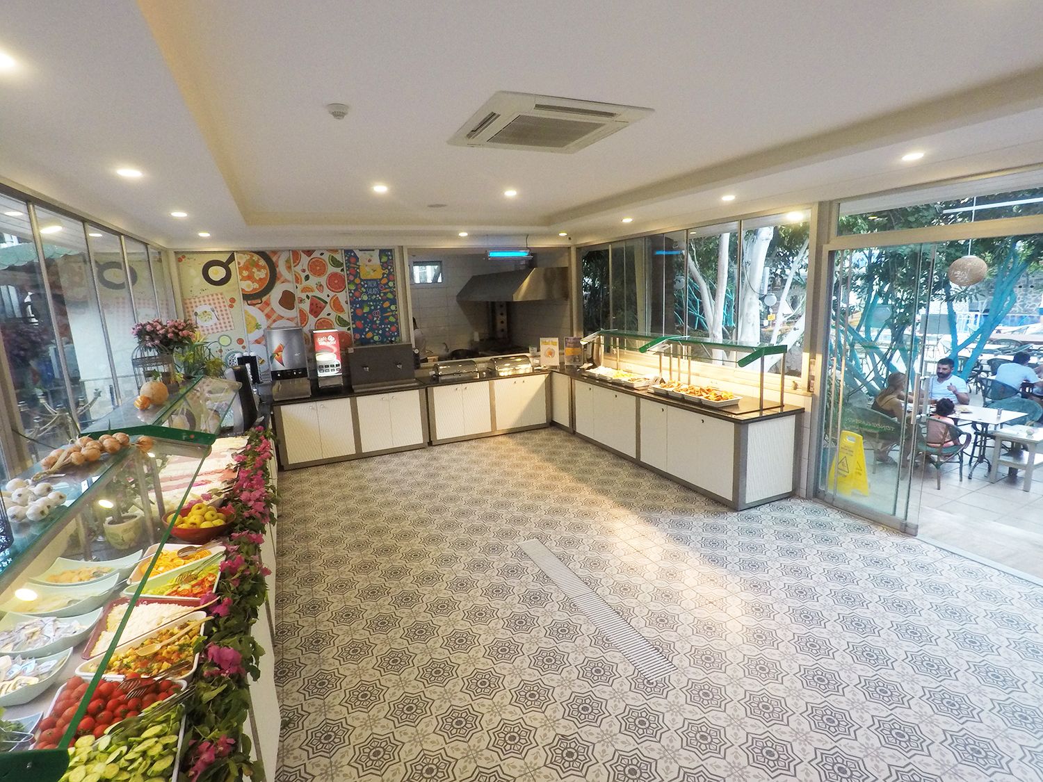 TONOZ RESTAURANT