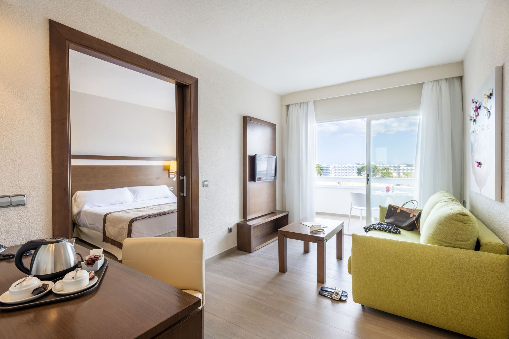 SUITE (BALCONY)
