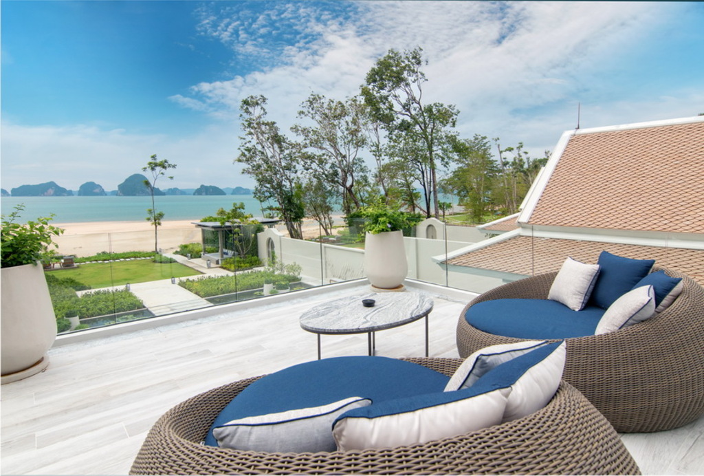 Presidential Beachfront Pool Villa