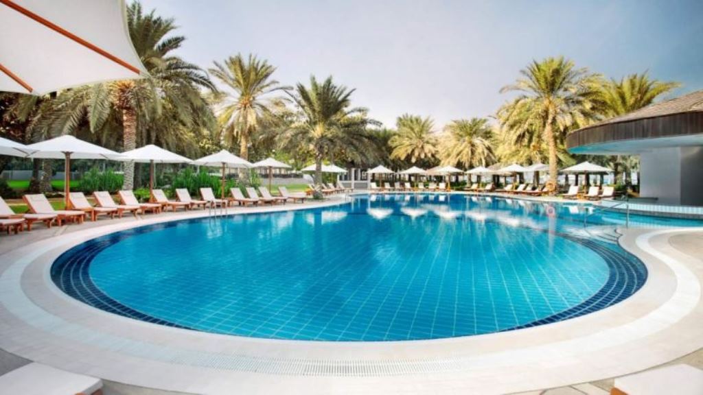 Piscina deschisă