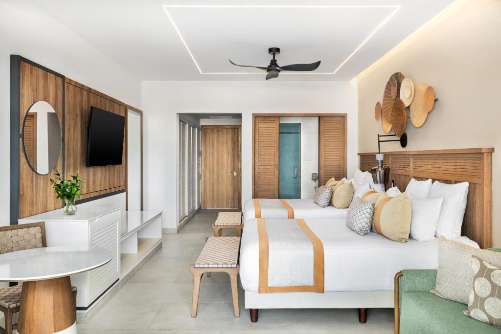 JUNIOR SUITE POOL VIEW