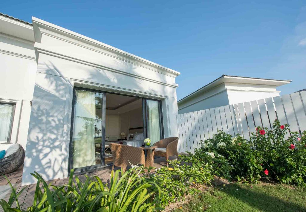 4-BEDROOM VILLA GARDEN VIEW 