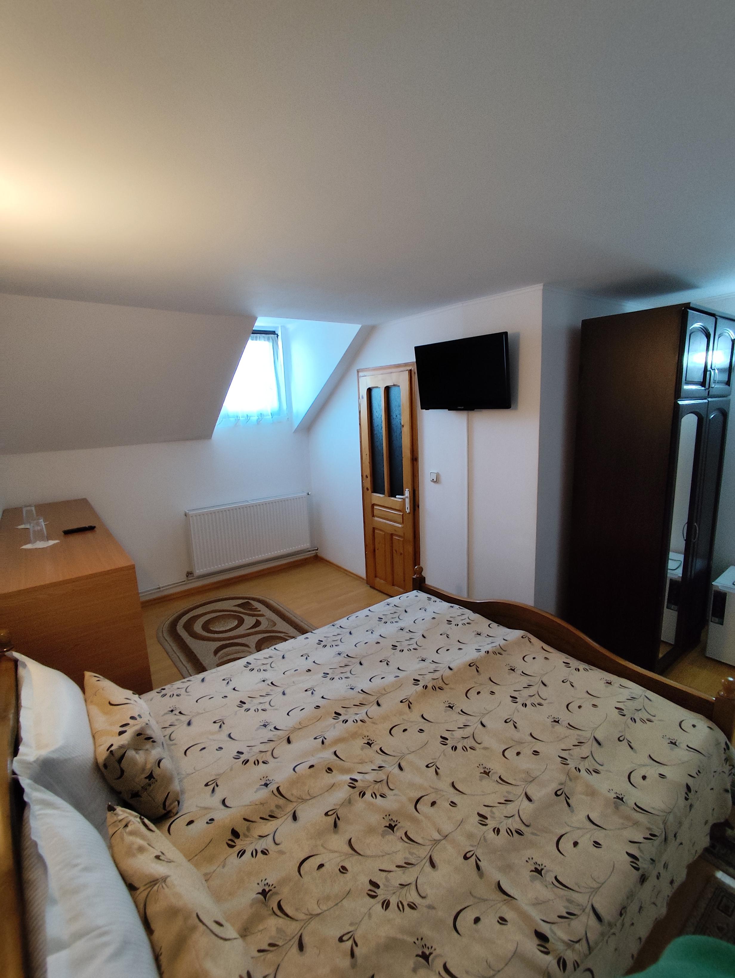 Camera Tripla Fara Balcon (17)