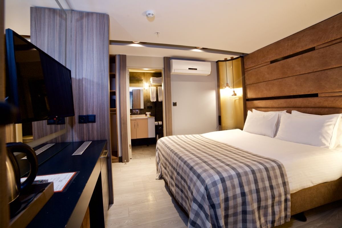 STANDARD ROOM 