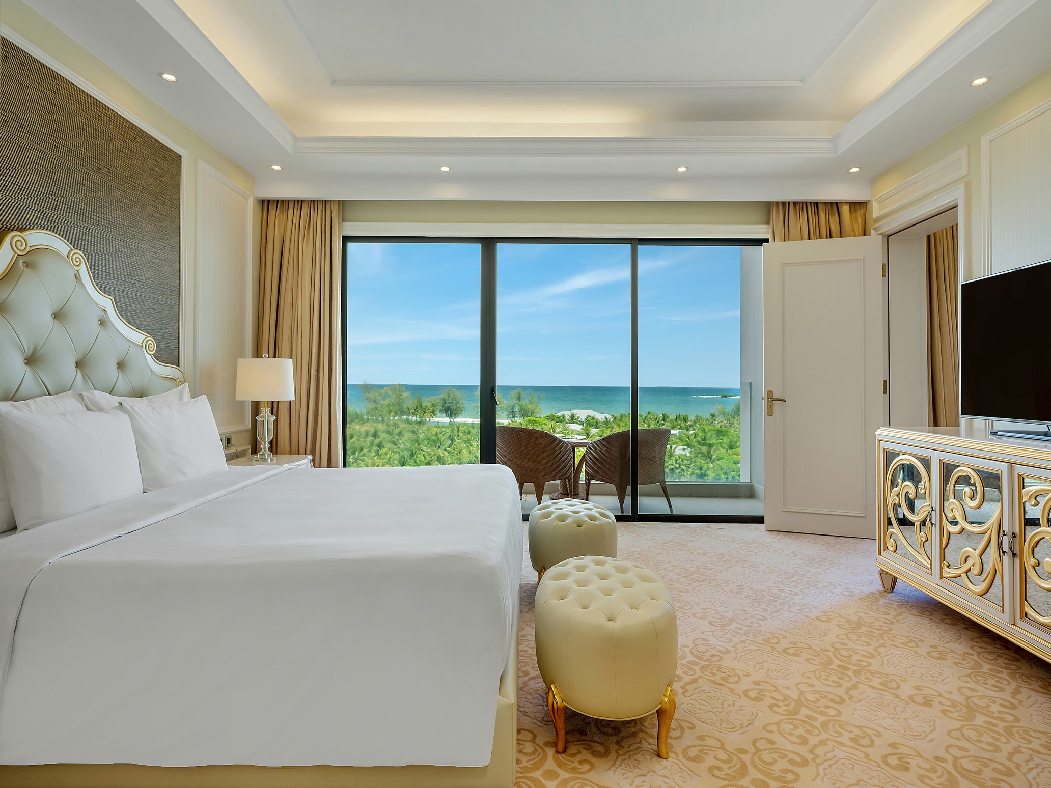 SUITE SEA VIEW (CHILD WITHOUT EXRA BED)