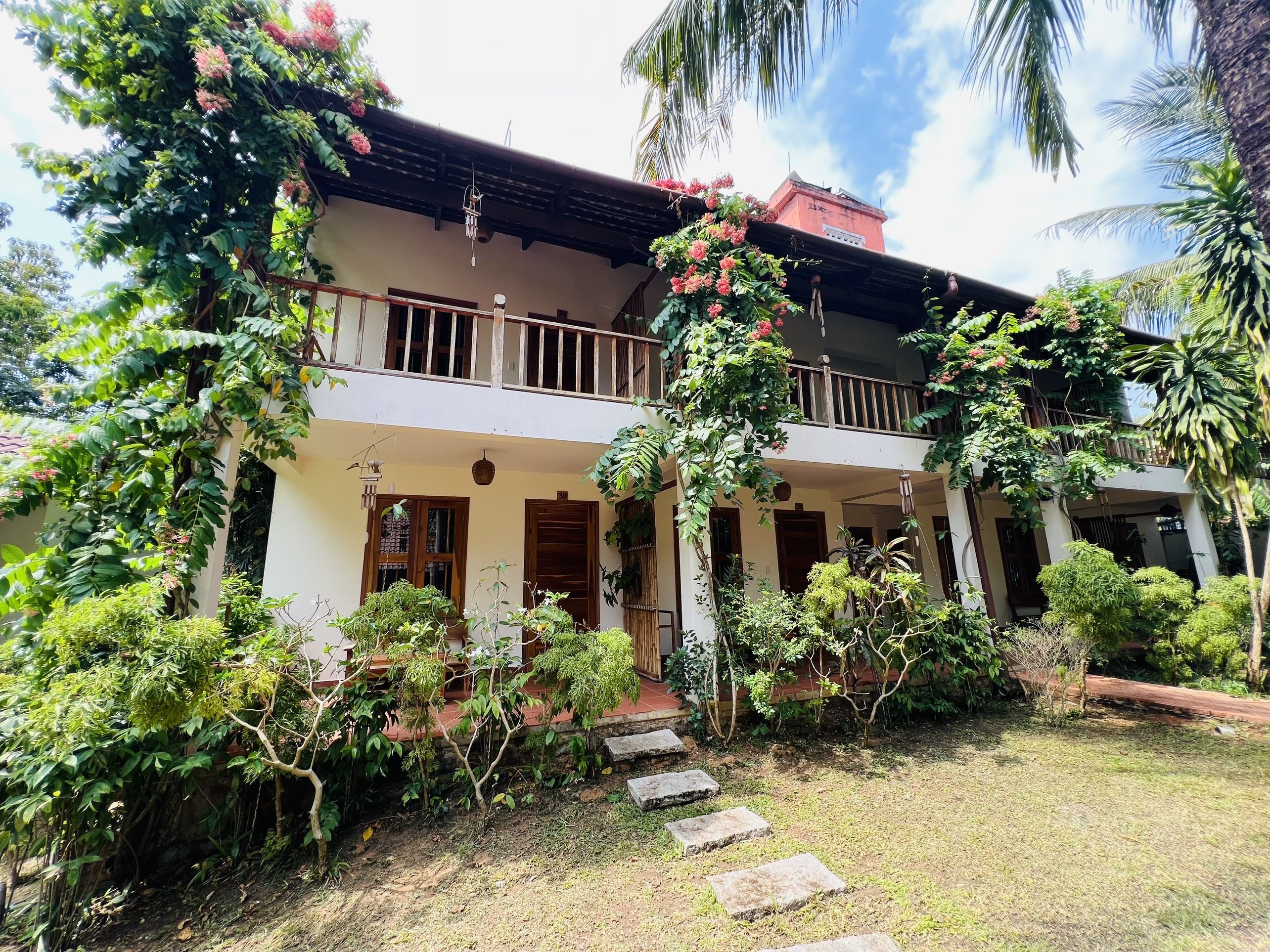 ROOM WITH GARDEN VIEW