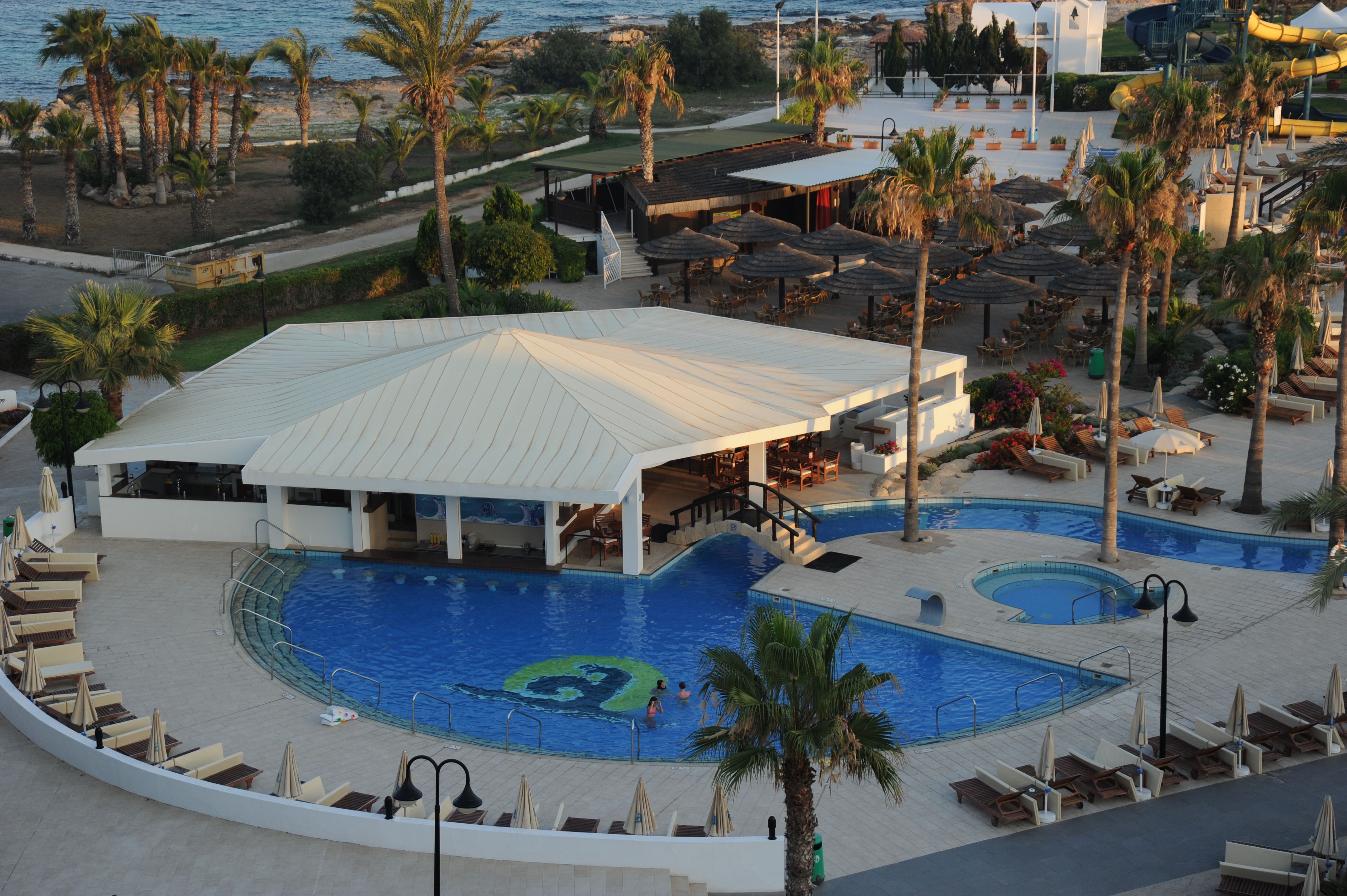 Vitaminas Pool Bar