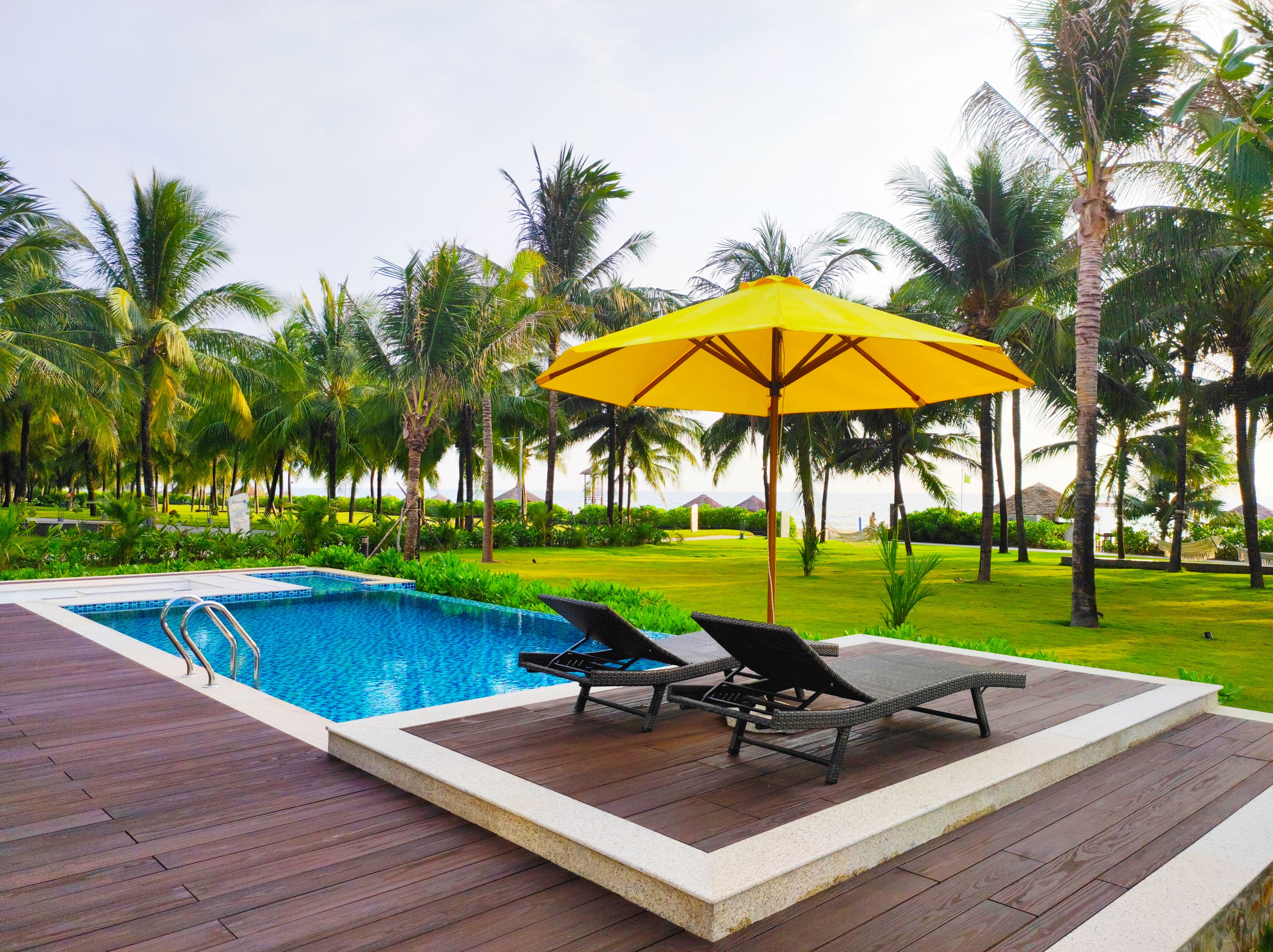 03 BEDROOM BEACHFRONT VILLA WITH PRIVATE POOL