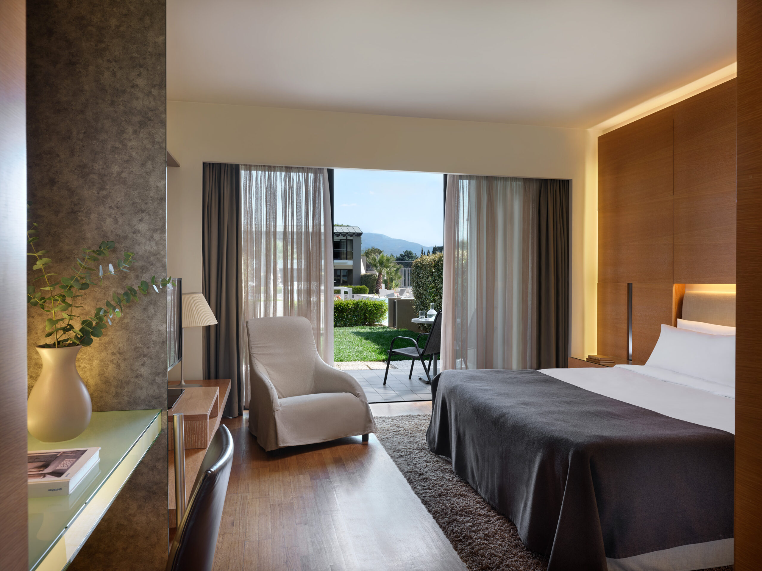 SUPERIOR ROOM POOL VIEW