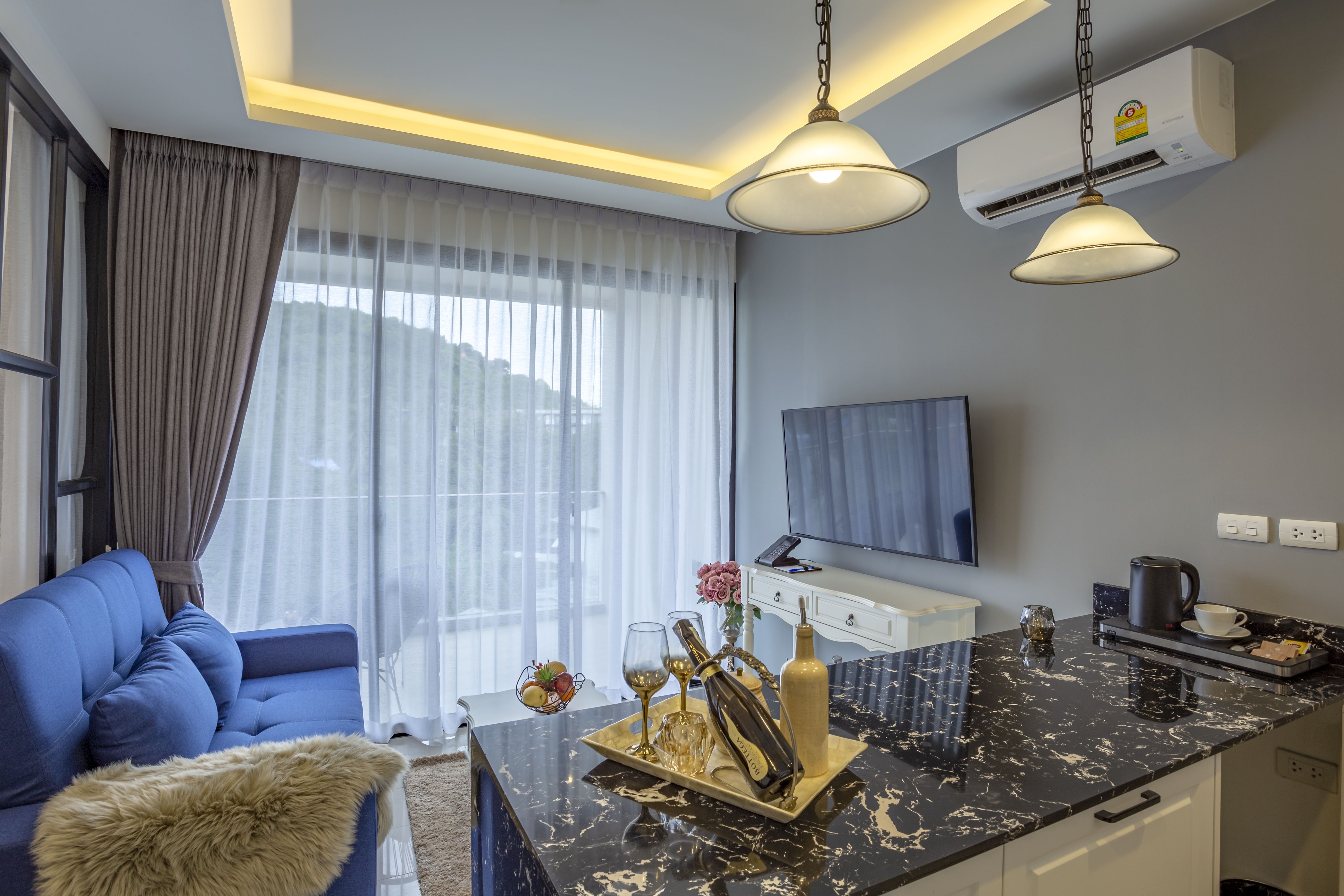 ONE BEDROOM SUITE