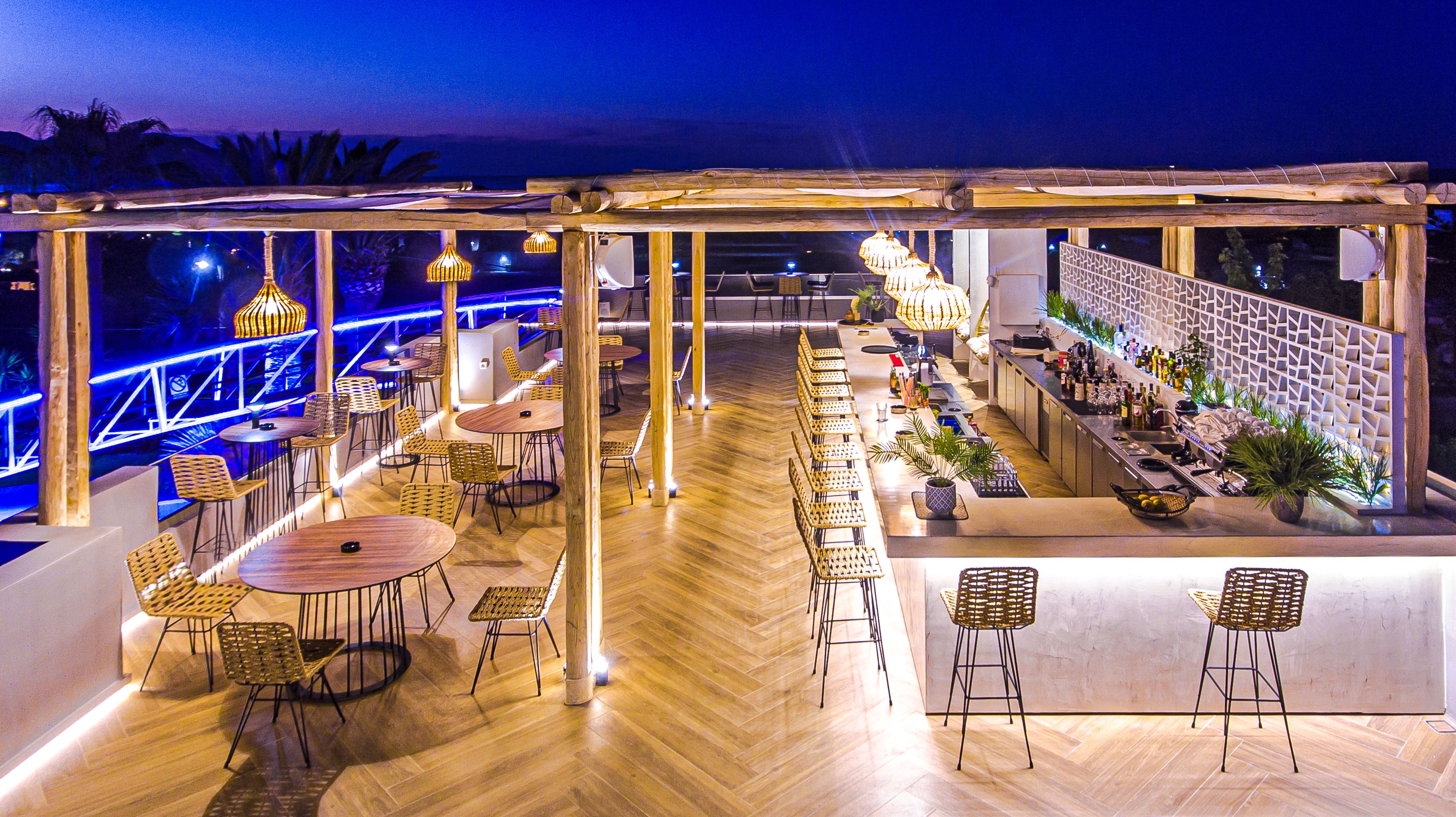 ROOF TOP BAR