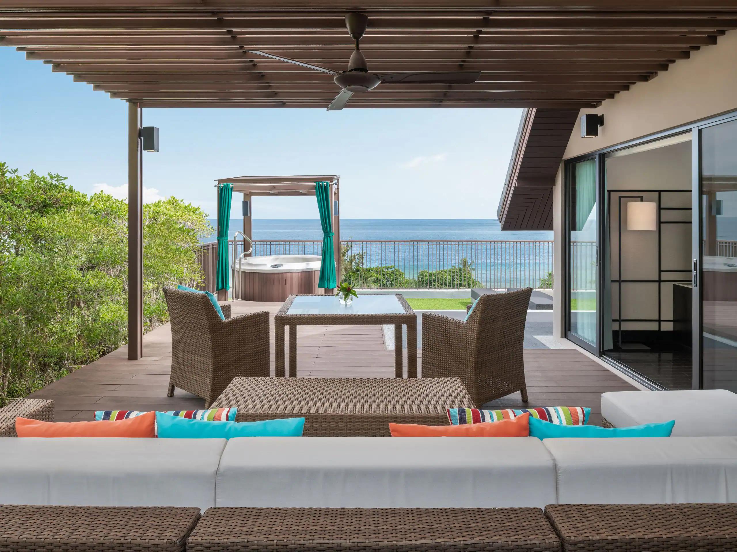 KING BED WITH TERRACE WHIRLPOOL