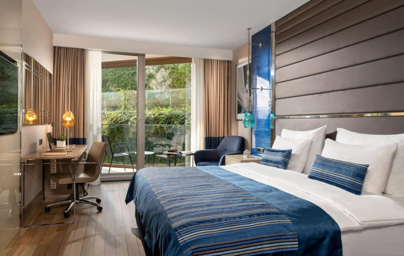 FAMILY SUITE (CLUB LOUNCH) 