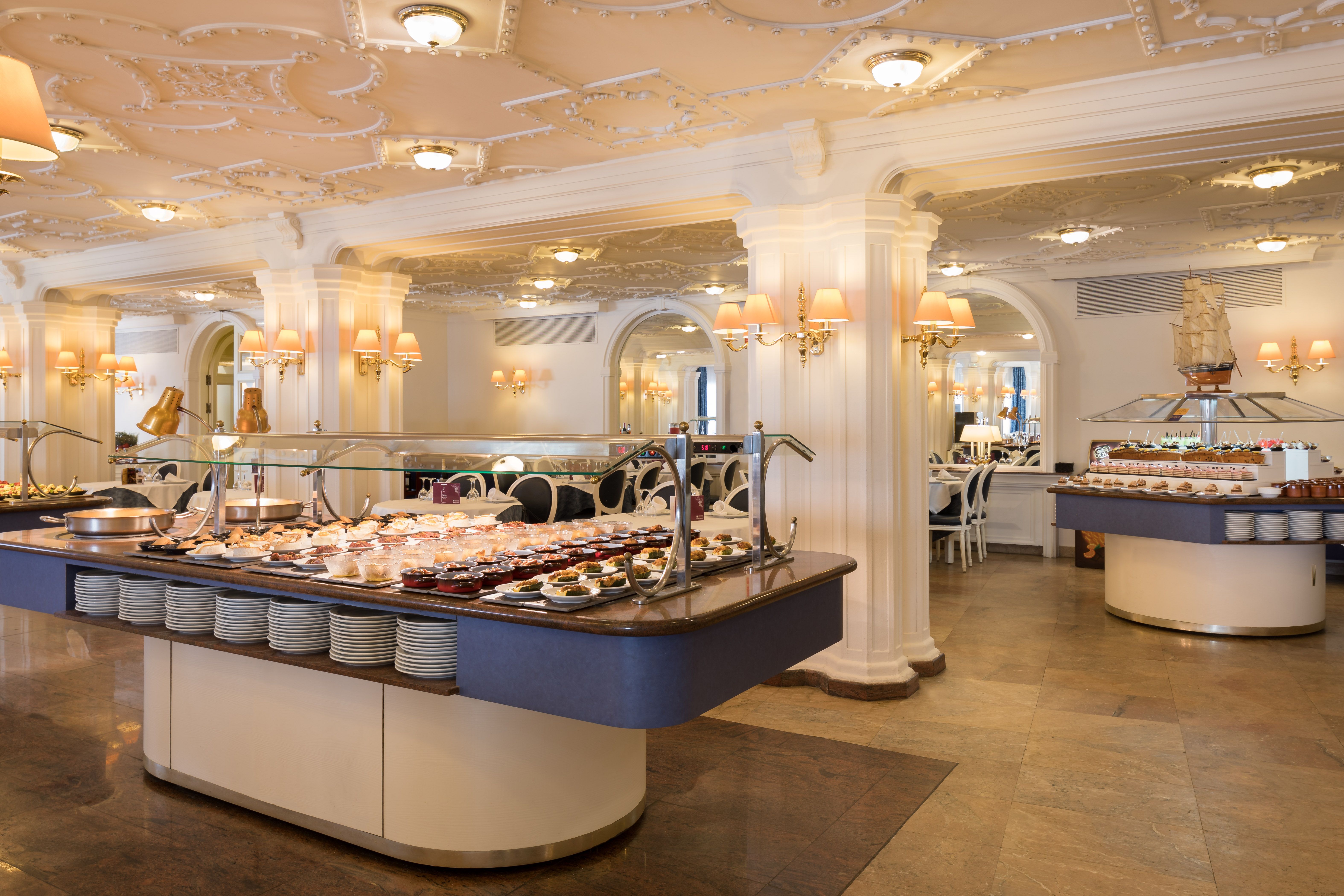 MAIN RESTAURANT 