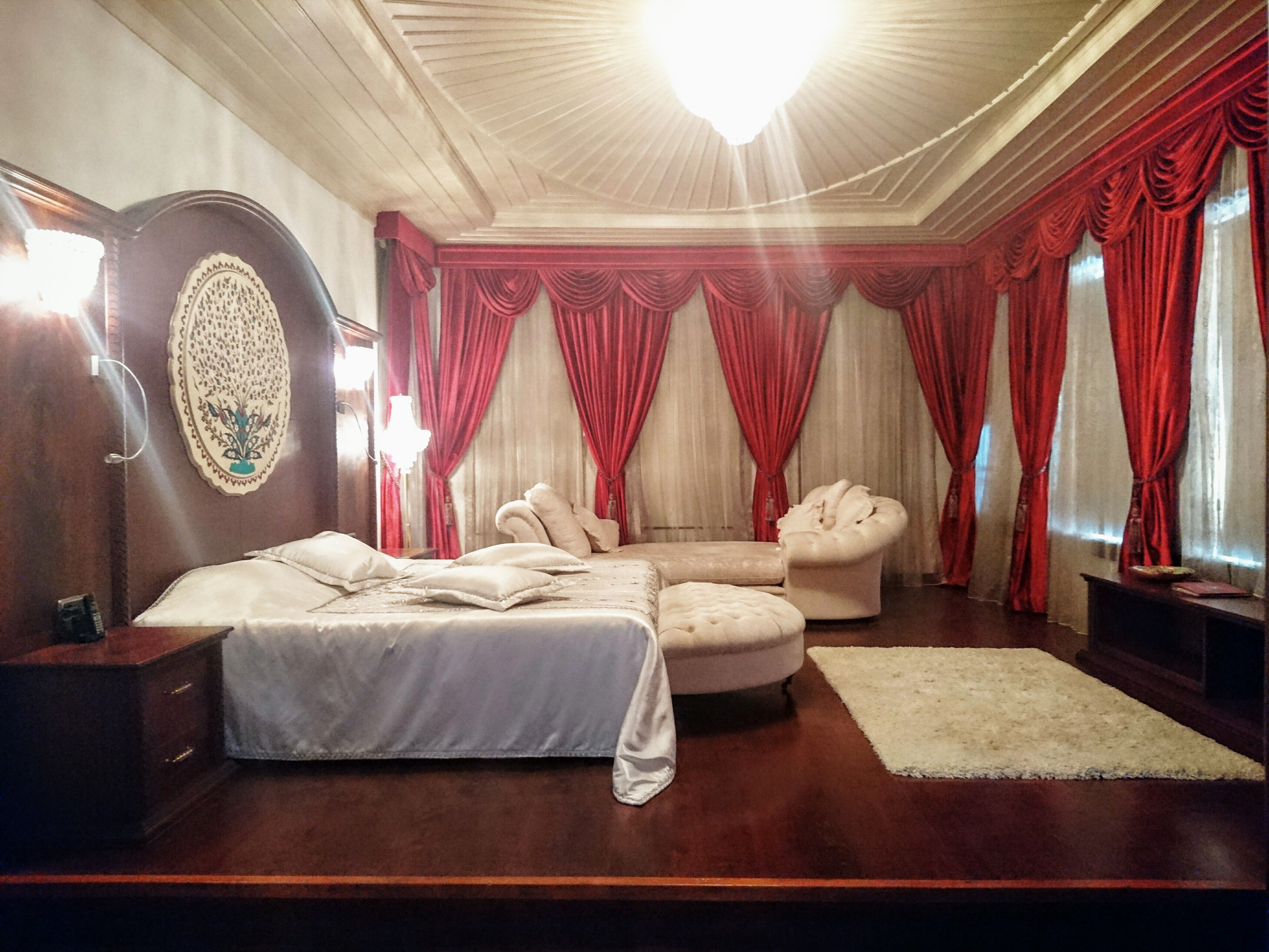 OTTOMAN SUITE