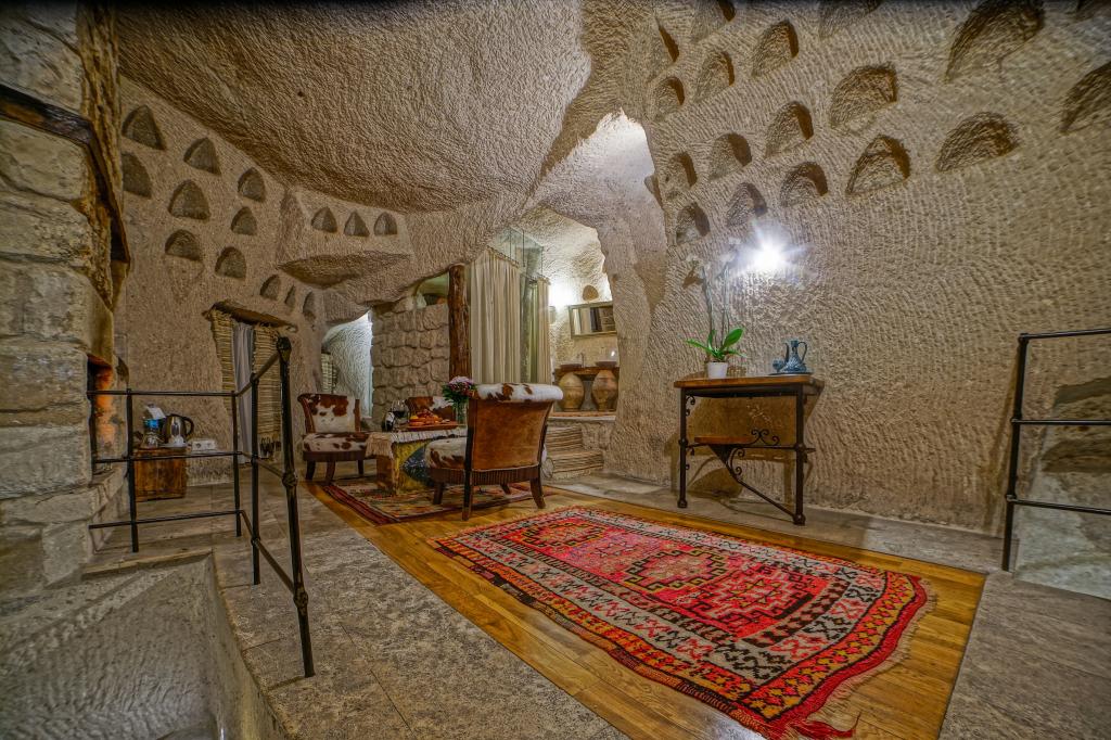 Presidential Cave Suite