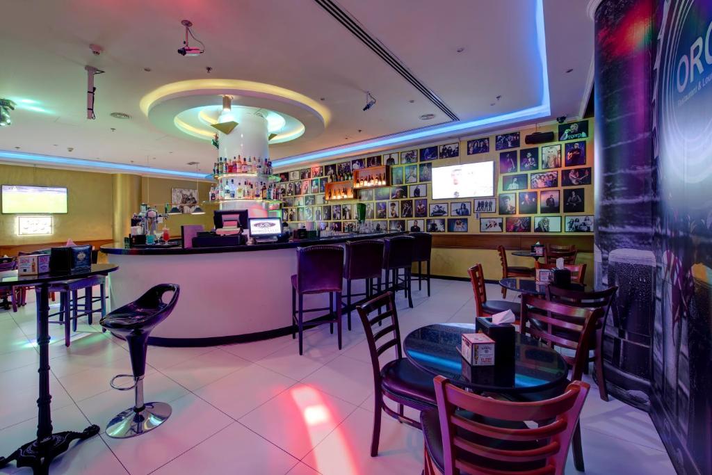 ORO Restaurant and Lounge 