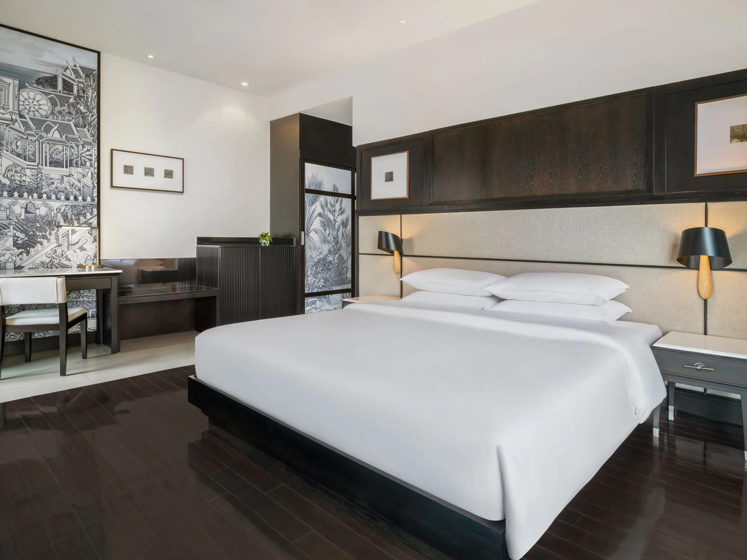 KING BED WITH TERRACE WHIRLPOOL