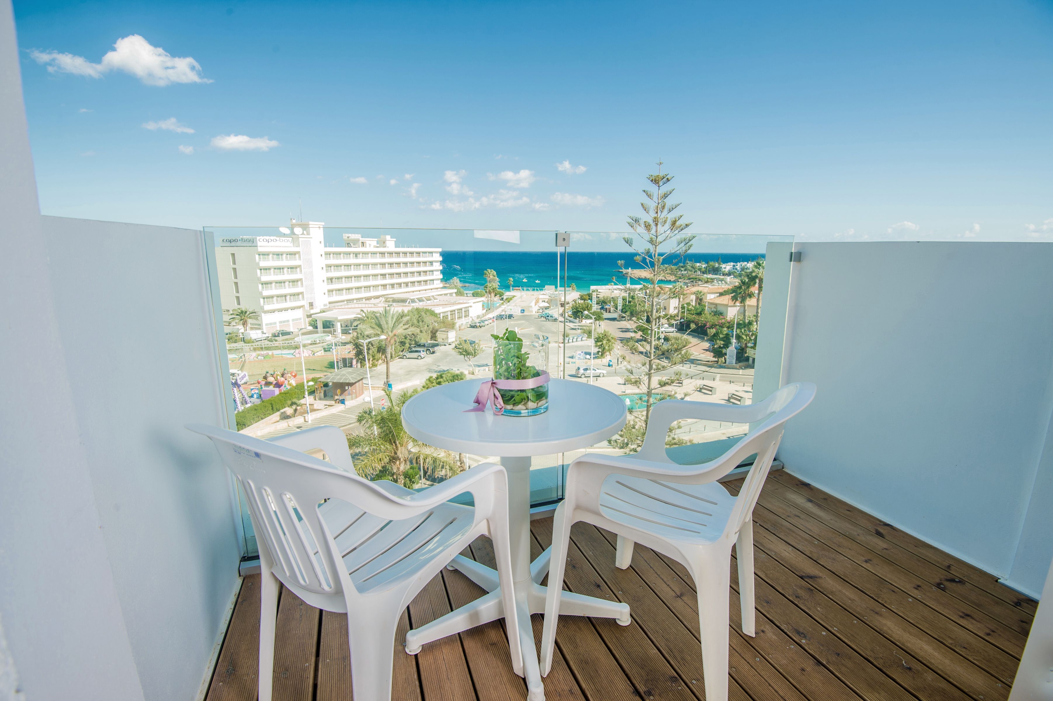 1 BEDROOM APARTMENT (BALCONY)