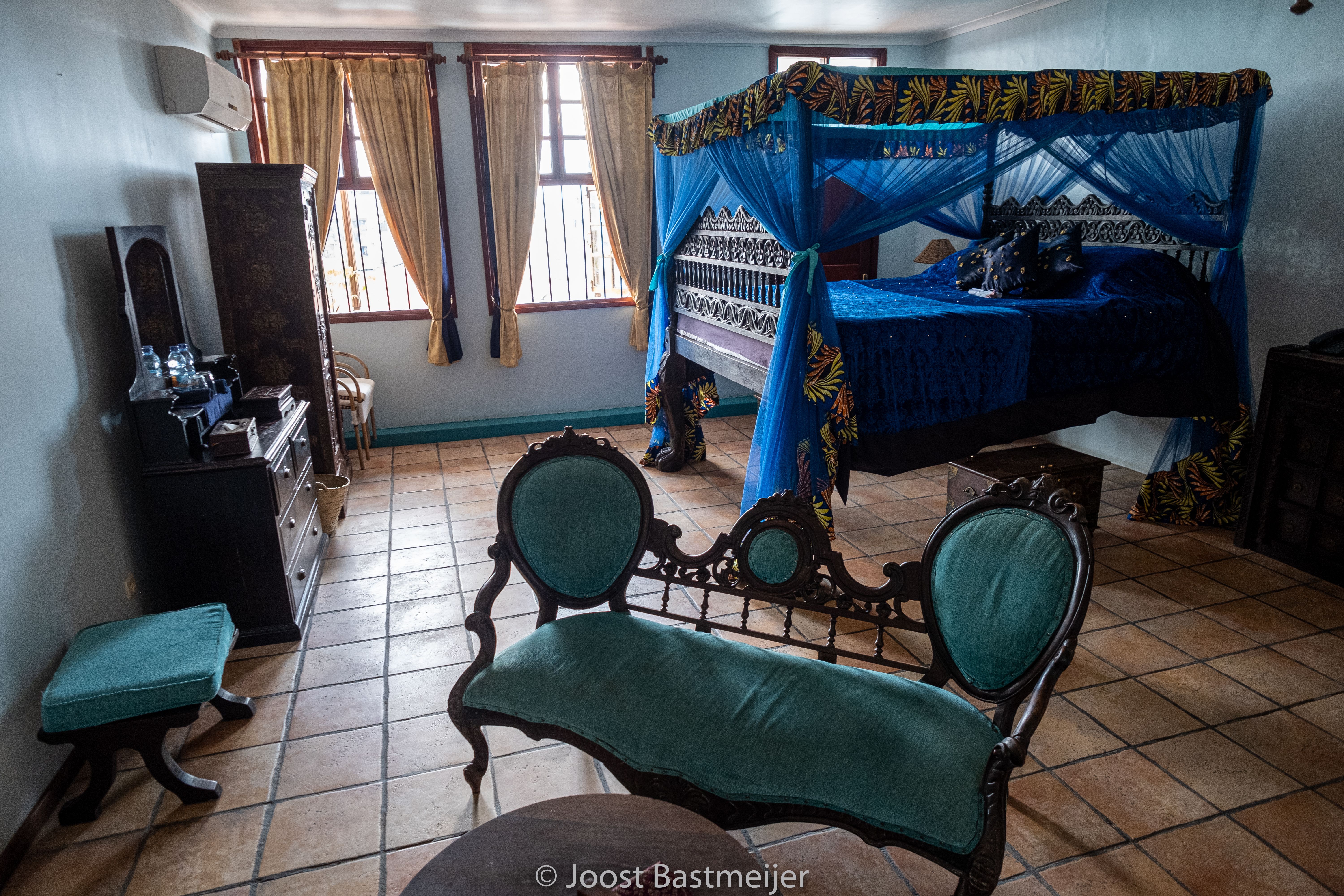 DOUBLE HONEYMOON