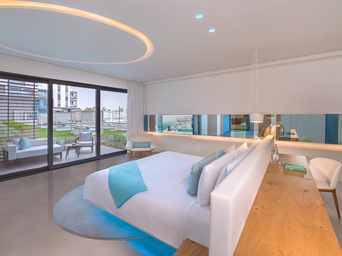 Luux Skyline View Room