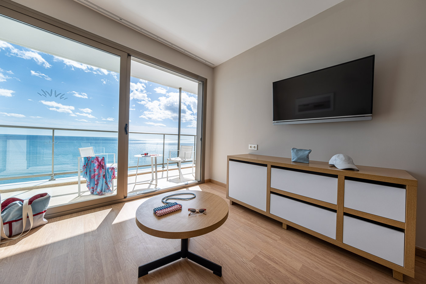 SU - SUITE (SEA VIEW)