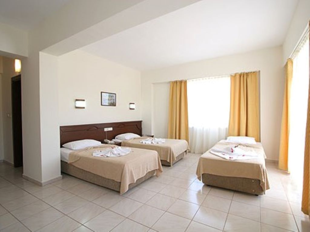 MAIN BUILDING STANDARD ROOM