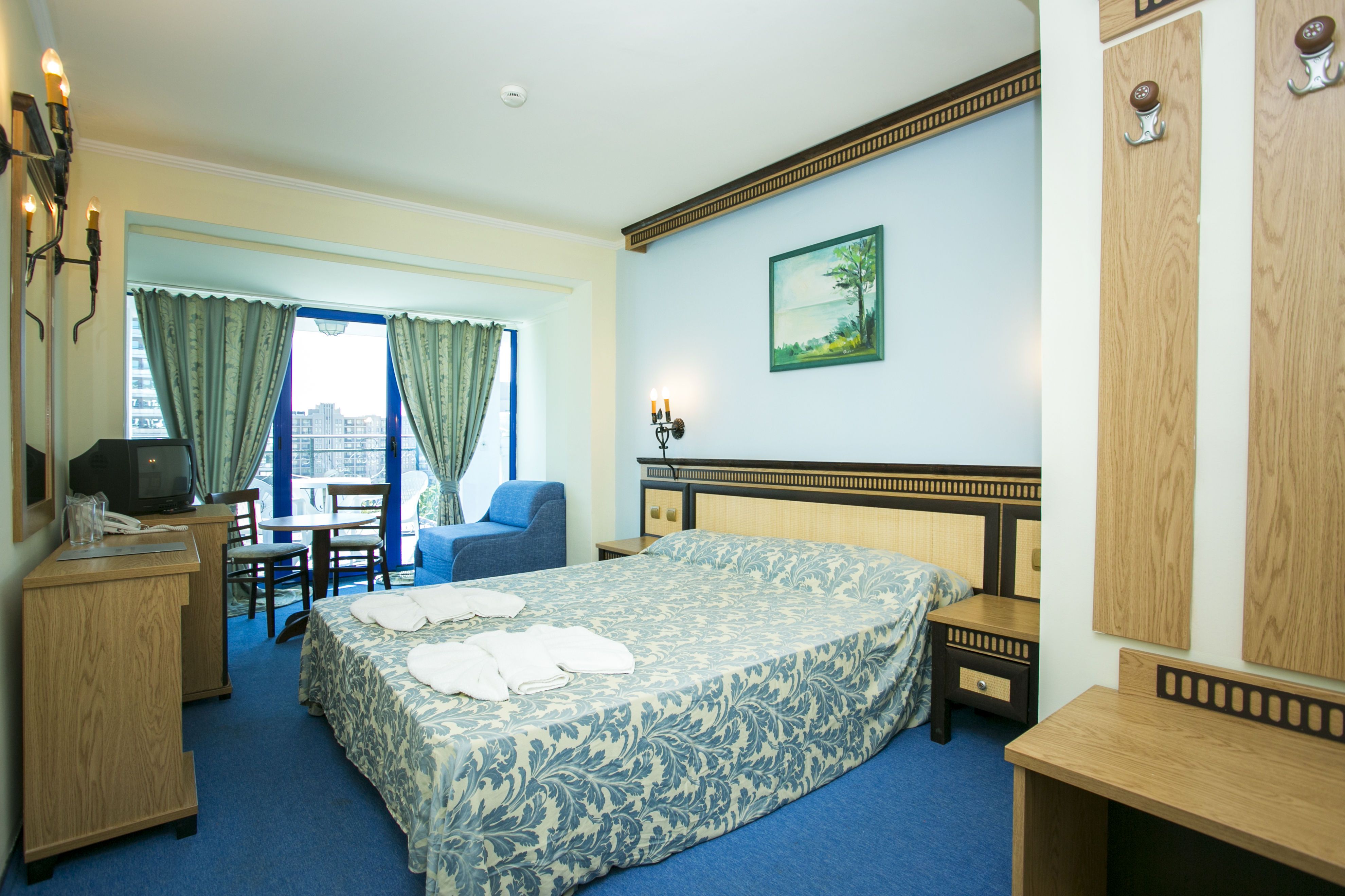 DOUBLE ROOM METROPOL PARK VIEW
