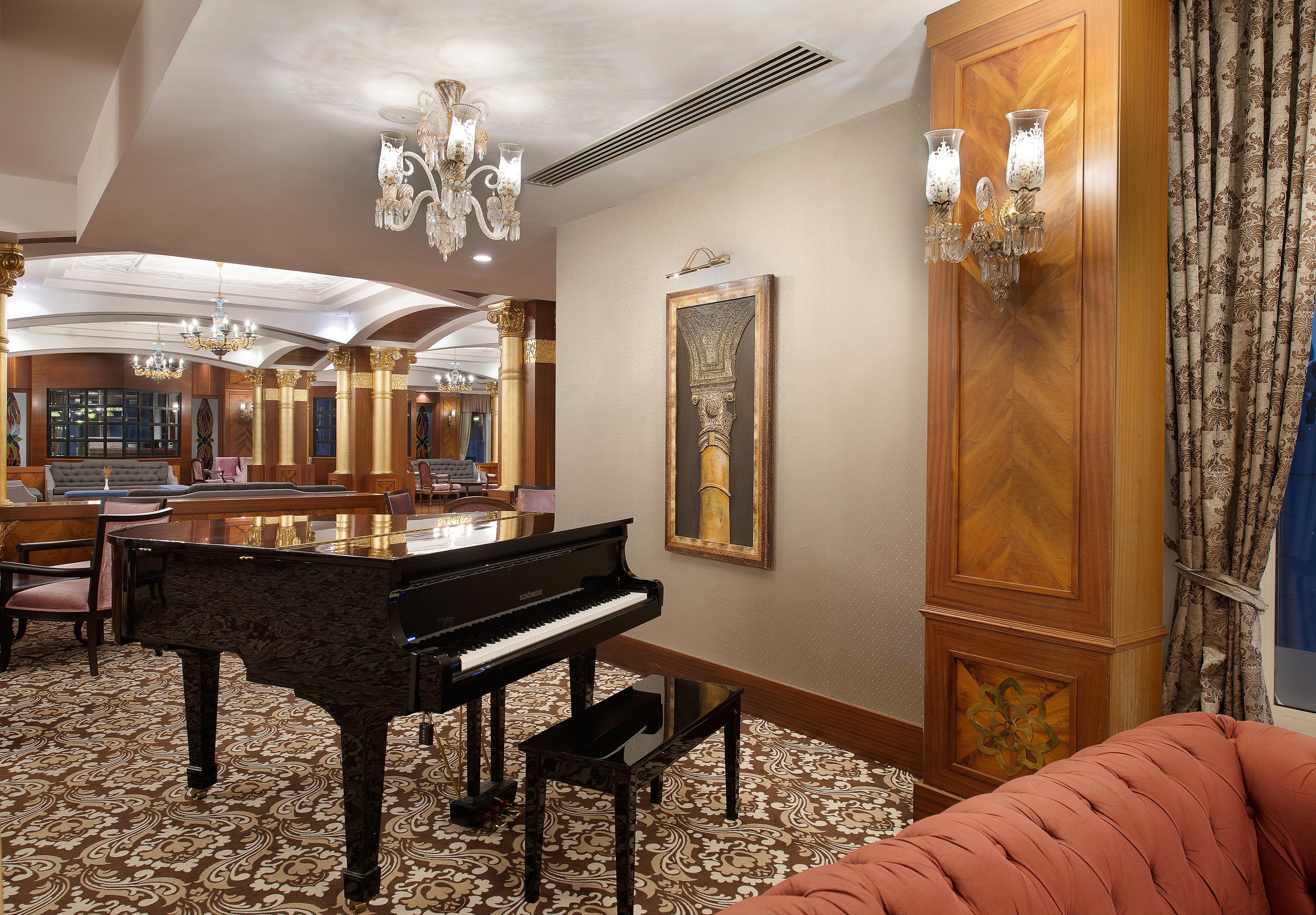 ERA LOBBY BAR