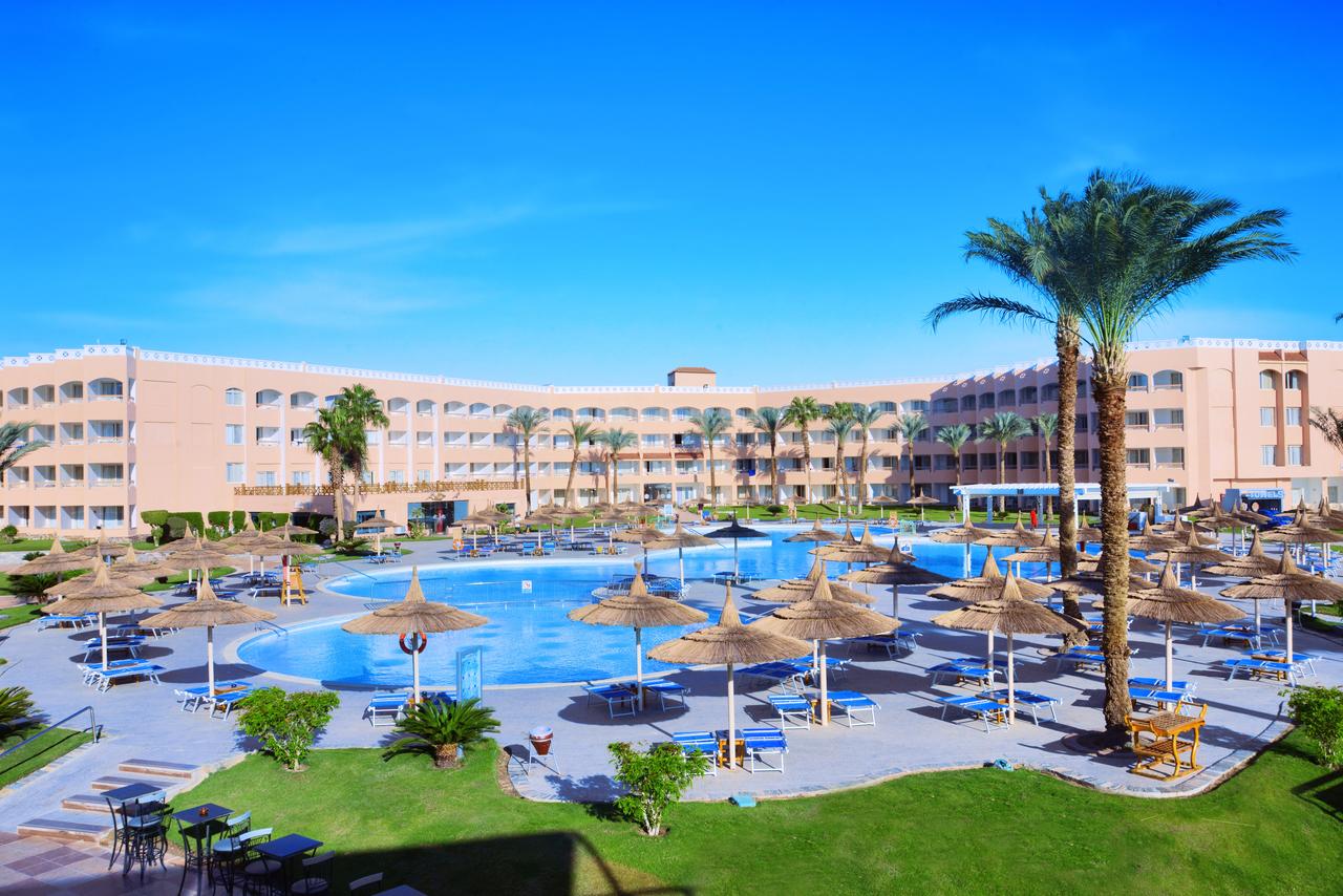 beach-albatros-resort-families-and-couples-only_159659085037.jpg
