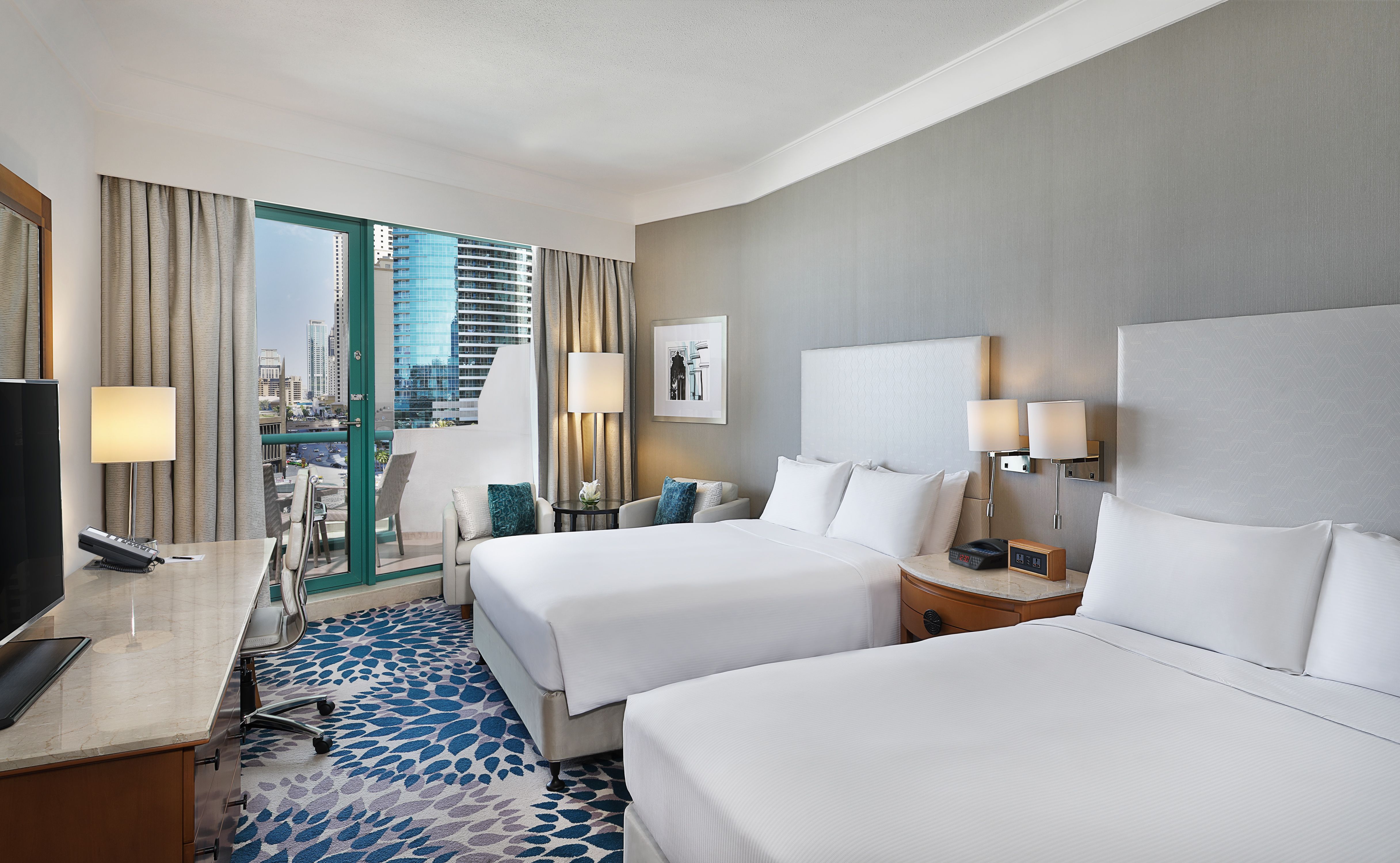 EXECUTIVE WALK VIEW ROOM