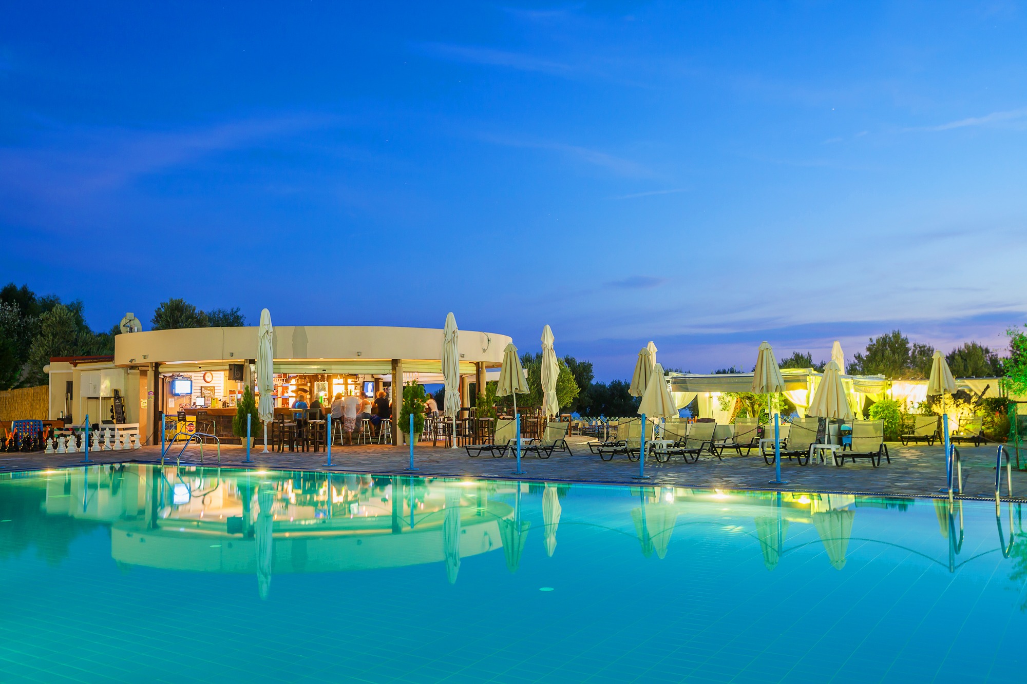 Pool Bar