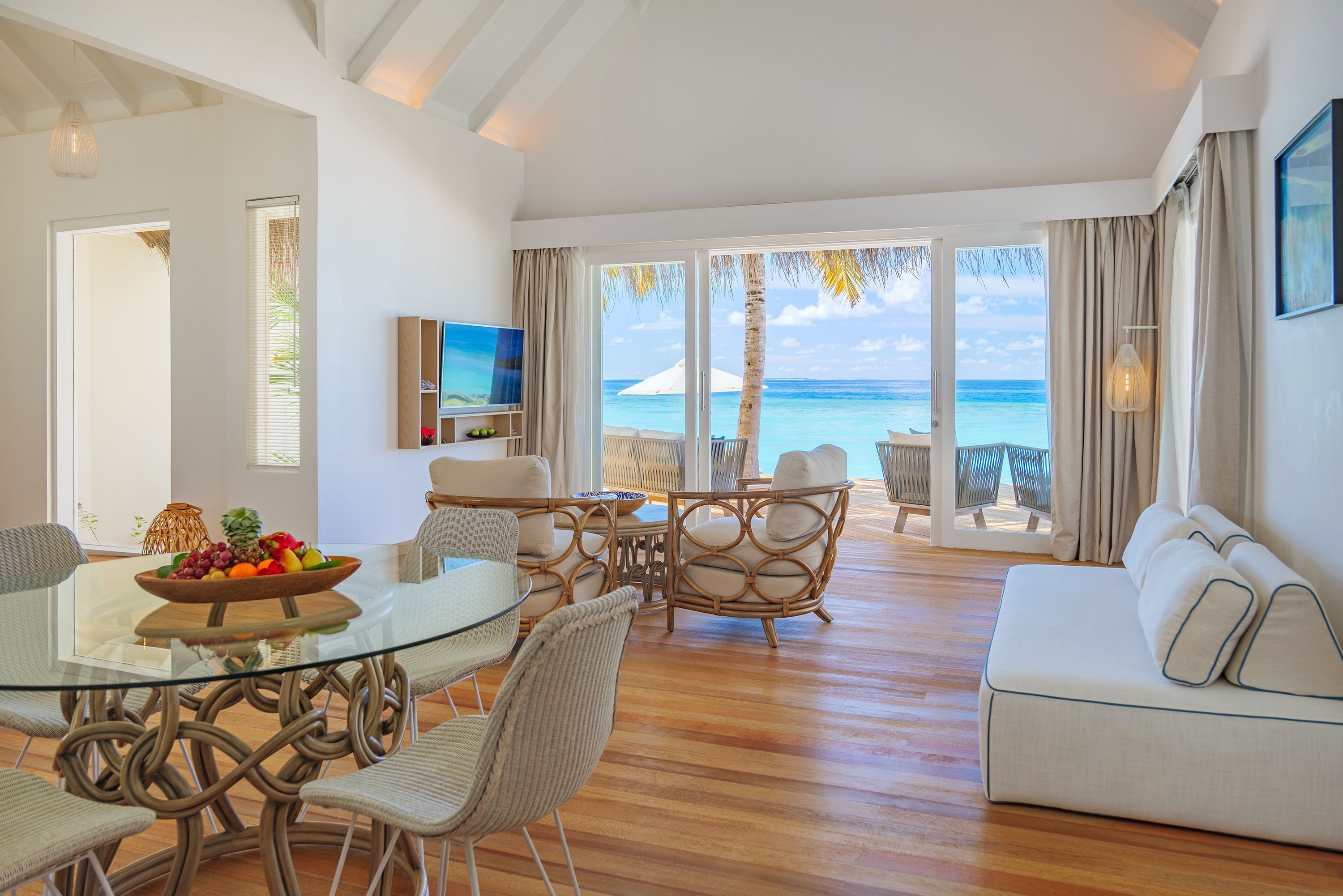 TWO-BEDROOM BEACH SUITE WITH POOL
