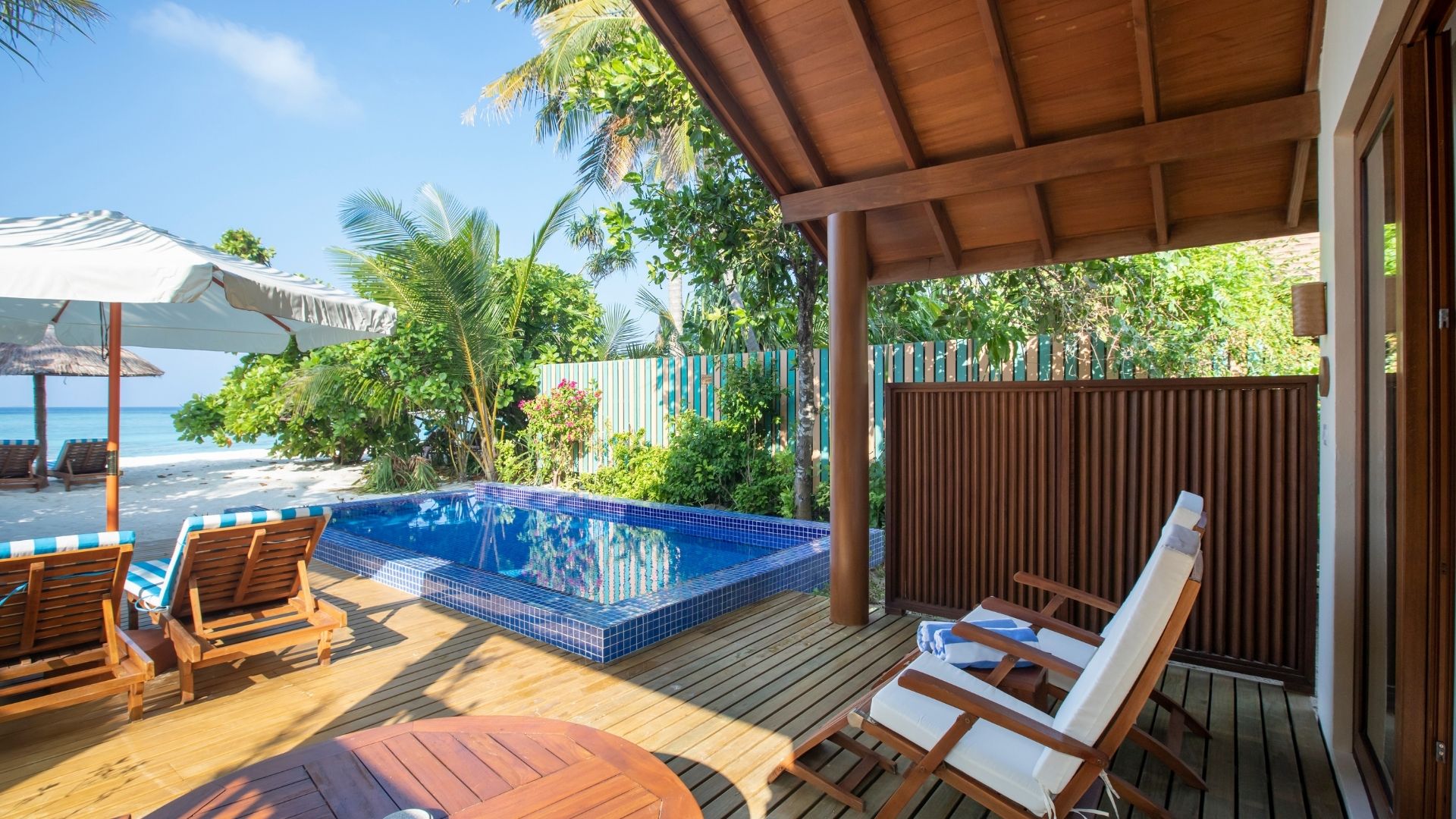 Deluxe Beach Pool Villas
