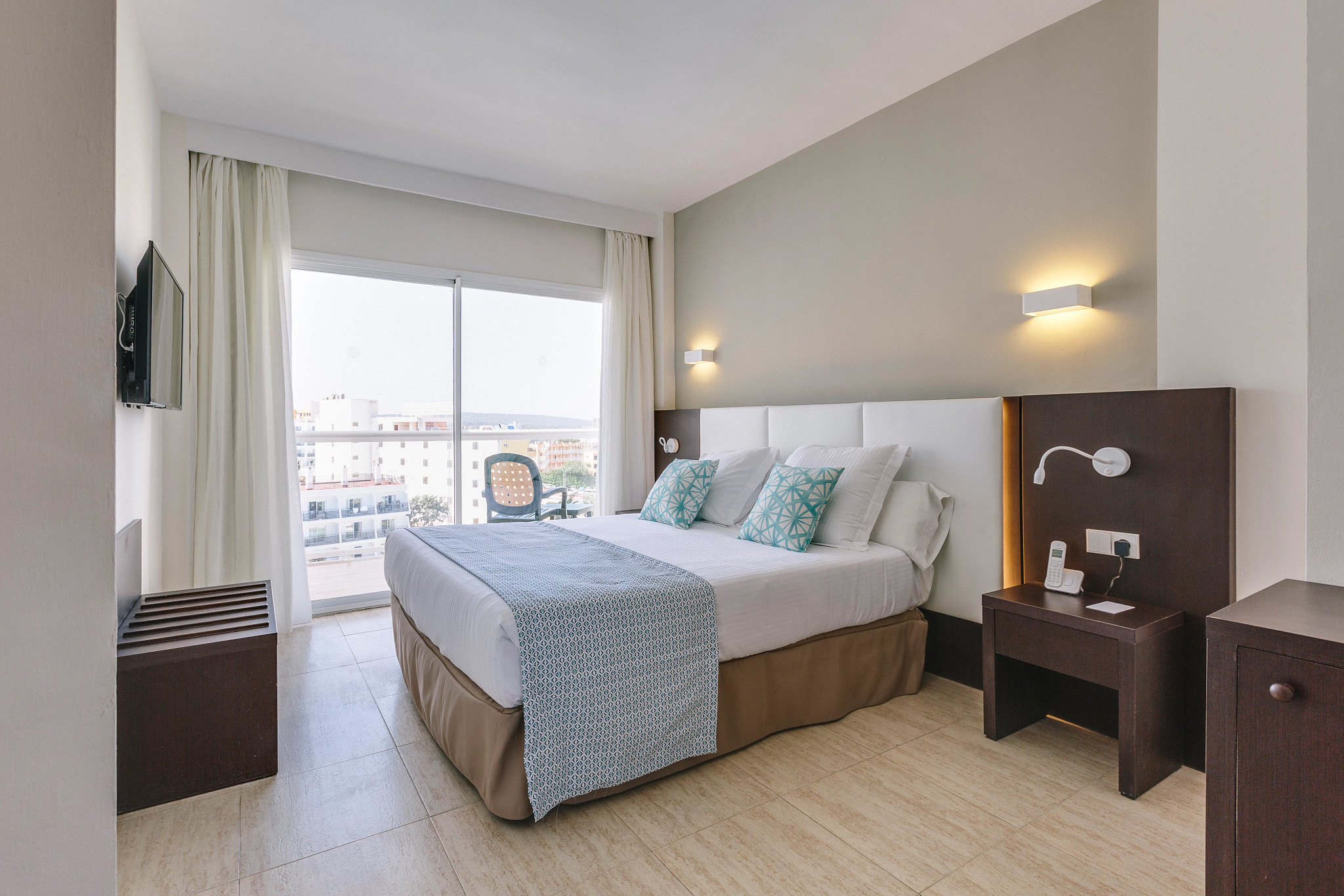 DOUBLE FAMILY ROOM WITH BALCONY OR TERRACE
