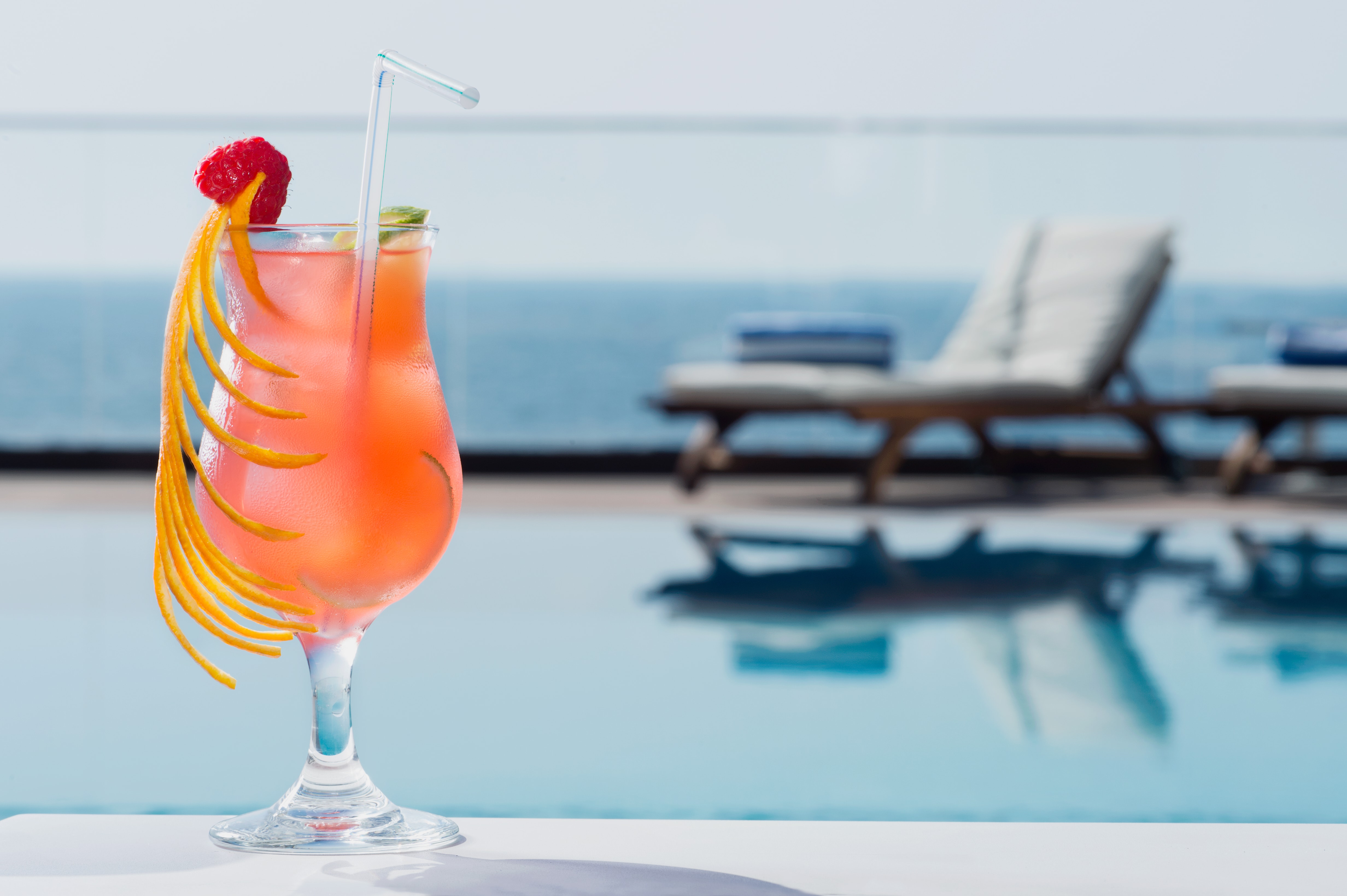 WAVES POOL BAR