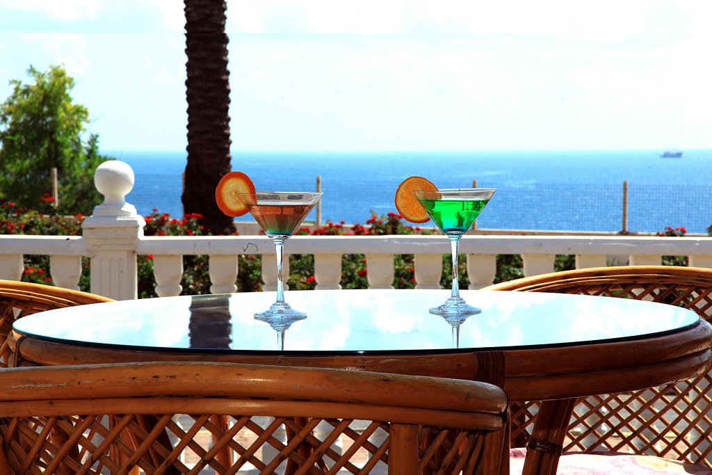 POOL BAR 