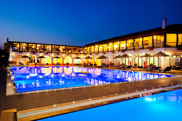 Halkidiki, Hotel Blue Dolphin, piscina exterioara.jpg
