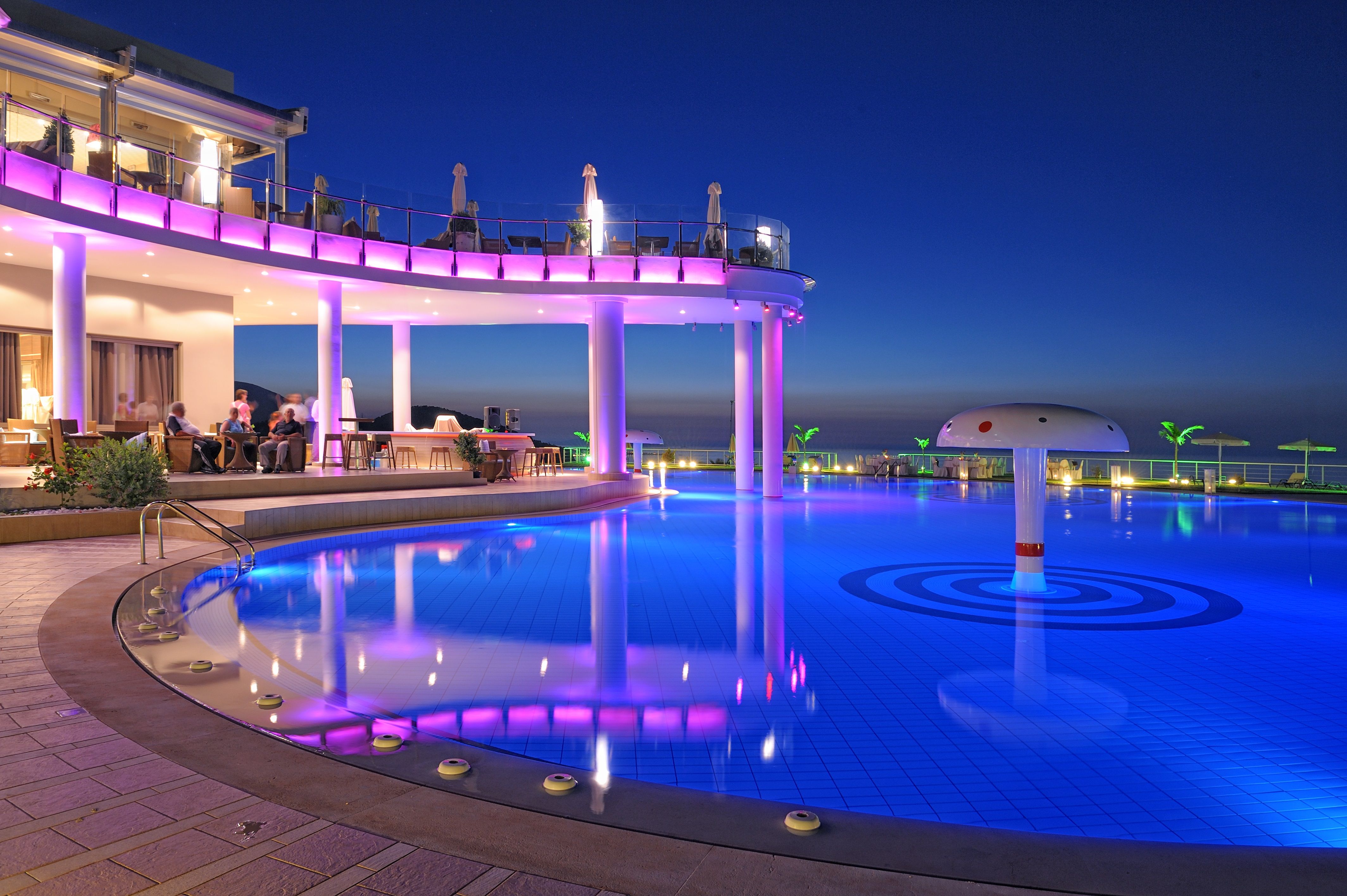 Pool Bar