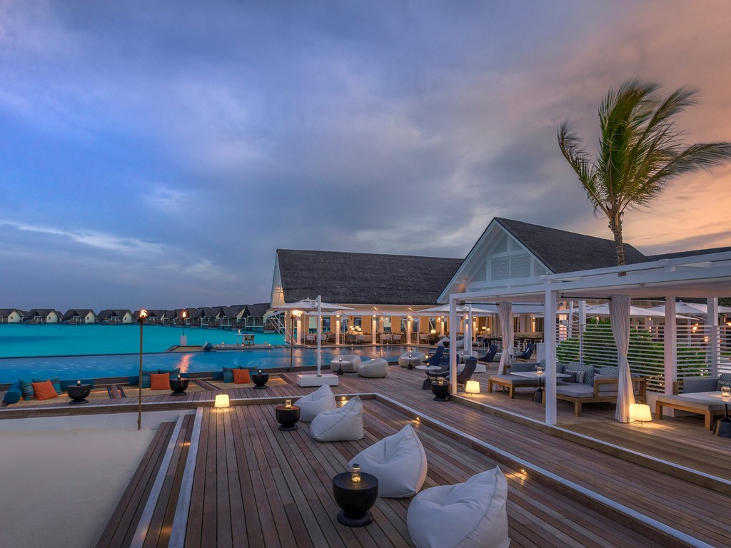 Poolside Bar