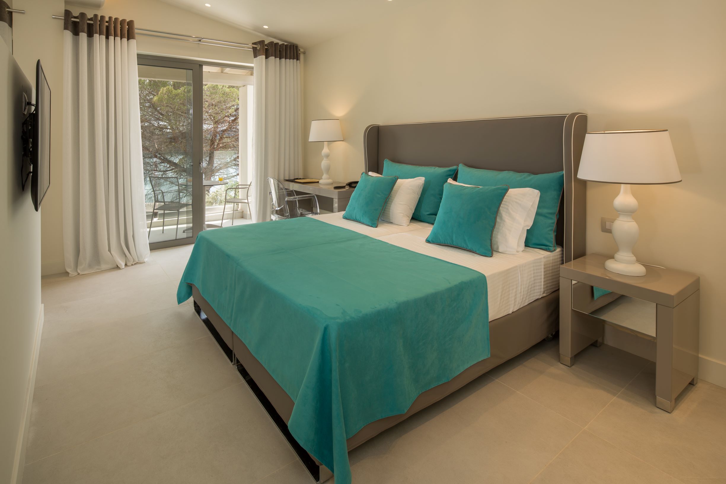 SUPERIOR PANORAMA BUNGALOW SUITE WITH JACUZZI