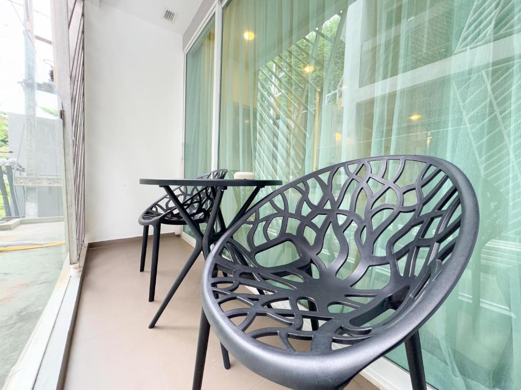 Superior Standard King Room Balcony