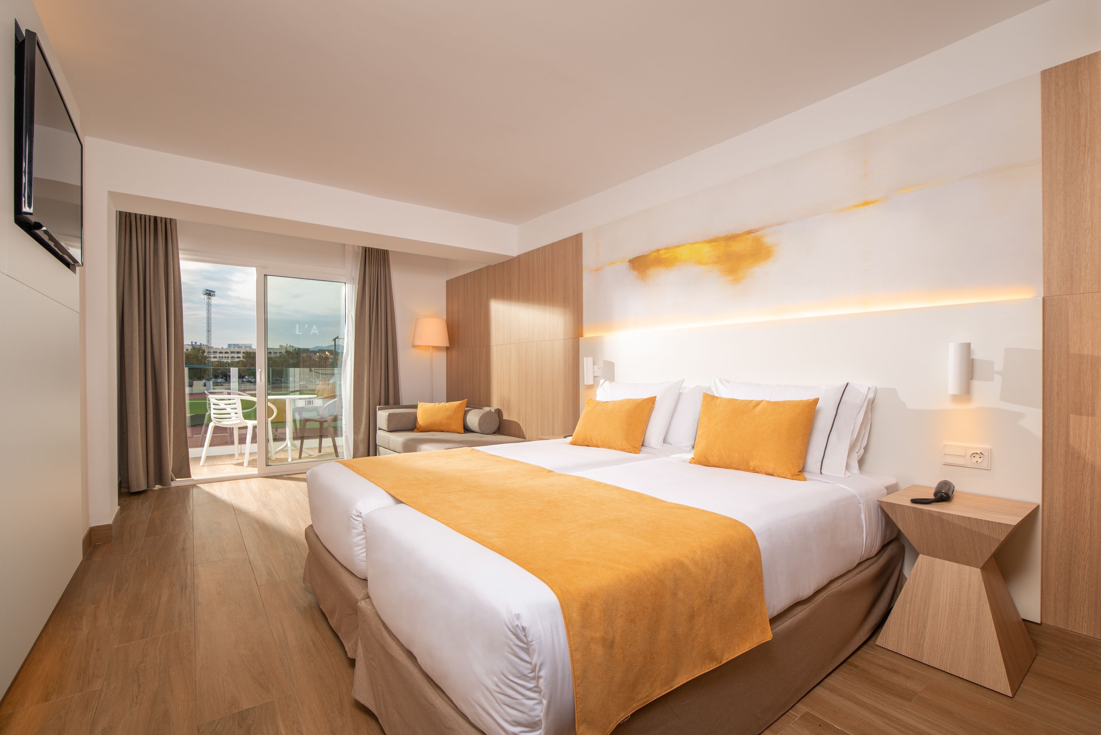 SUPERIOR ROOM