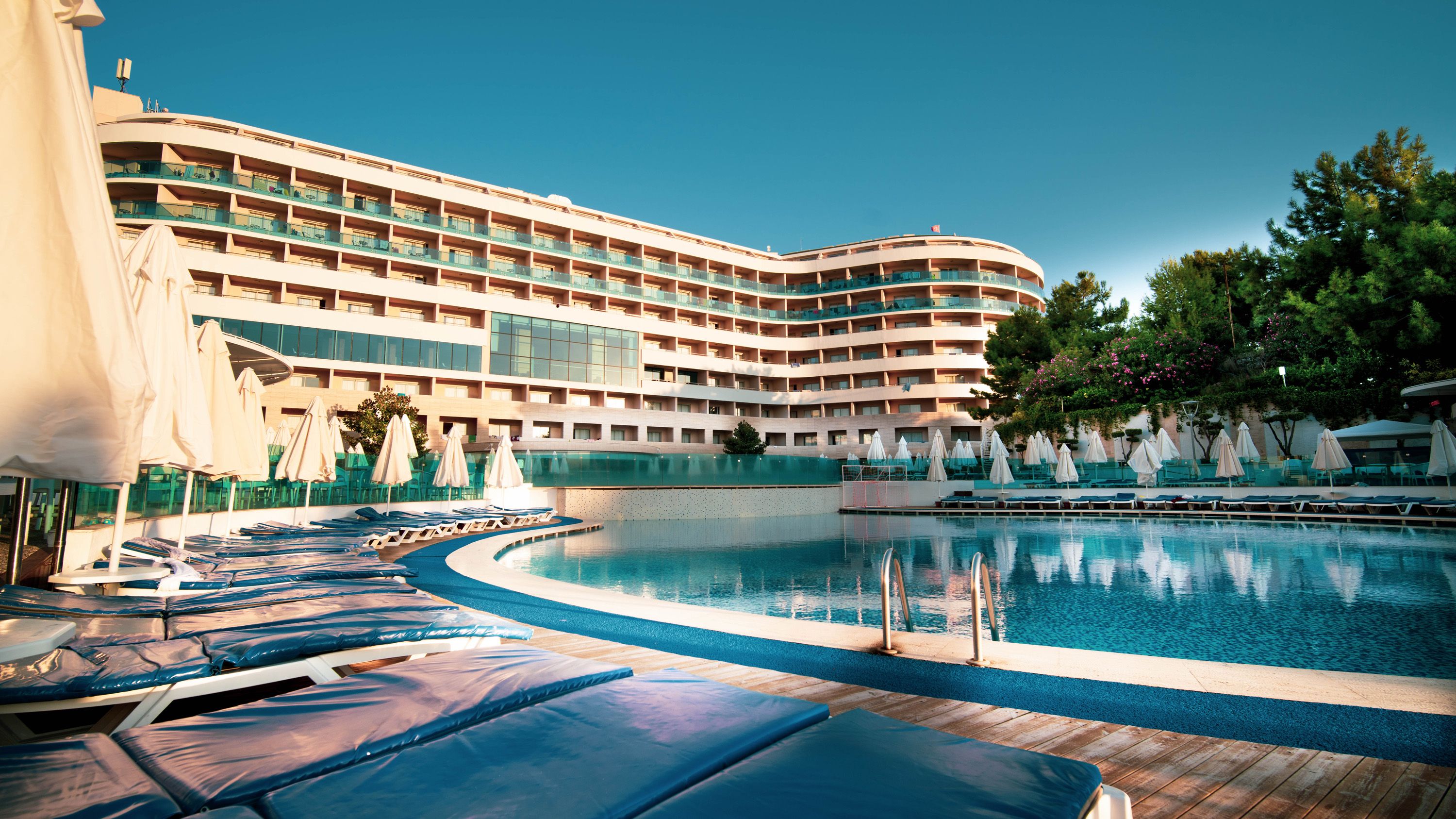 Piscina deschisă